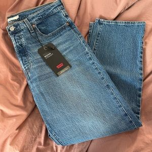 NWT Levi’s Wedgie Straight Jeans 32x28